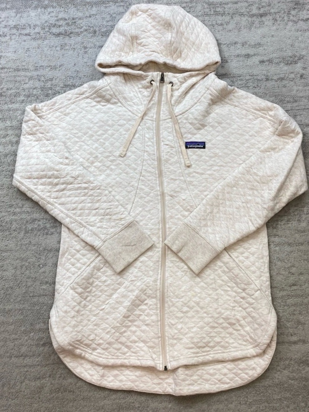 Patagonia quilted hoodie cream M